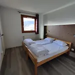 Chalet Les Pieux Отель Кре-Волан