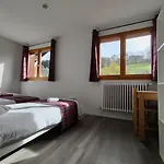 Chalet Les Pieux Отель Кре-Волан