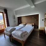 Отель Chalet Les Pieux