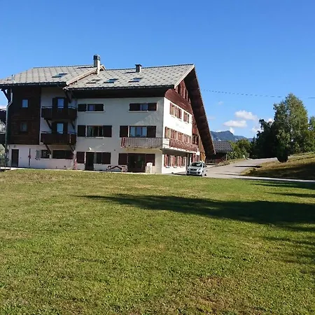 Chalet Les Pieux 호텔