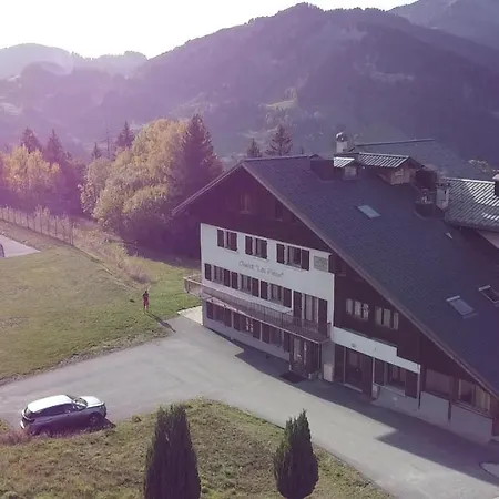 호텔 Chalet Les Pieux 3*