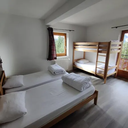 Chalet Les Pieux 호텔