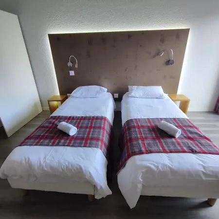 호텔 Chalet Les Pieux 3*