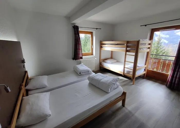 Chalet Les Pieux فندق